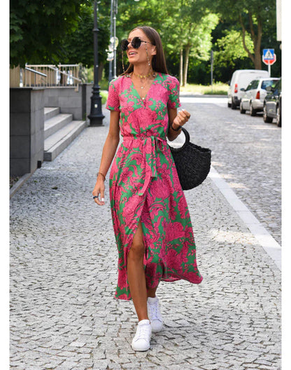 Clara Elegant Dress with V-Neckline and Flattering Cut