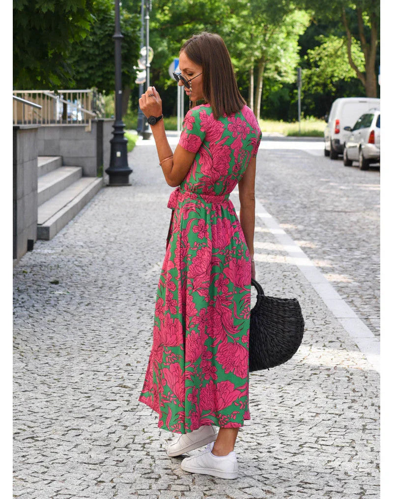 Clara Elegant Dress with V-Neckline and Flattering Cut