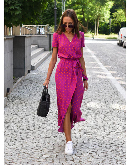 Clara Elegant Dress with V-Neckline and Flattering Cut