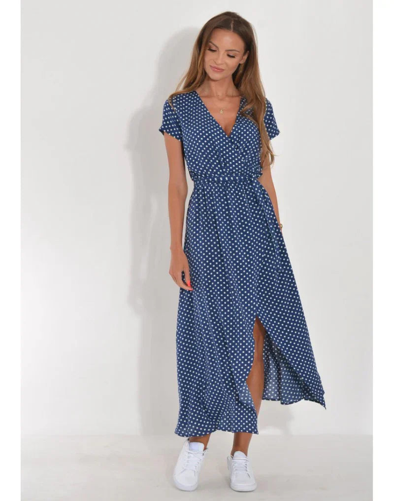 Clara Elegant Dress with V-Neckline and Flattering Cut