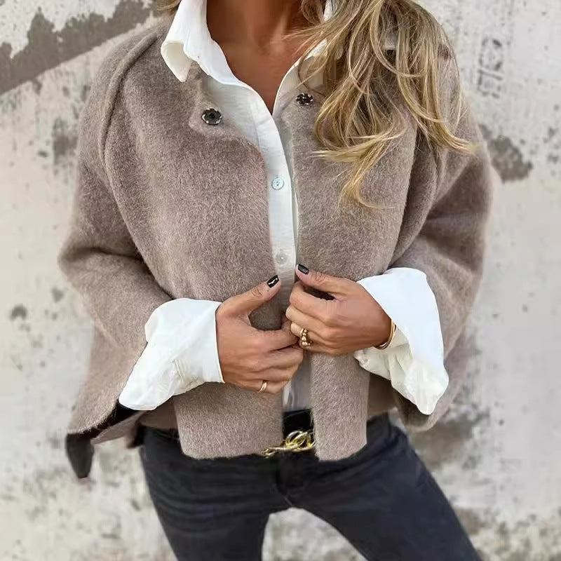 Elise Short jacket with chic flared sleeves